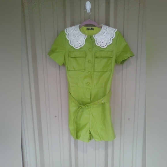Women's Vegan Faux Leather Green Romper Size Small Christmas Elf Lace Collar - Picture 2 of 10
